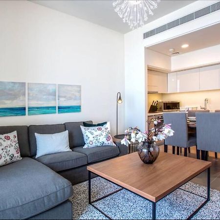 A Luxury Aprt 2 Bedrooms Balcony With Wonderful View Mall Access Hi Speed Wifi Beach Access & Much More For Family Only Samaheej Екстериор снимка