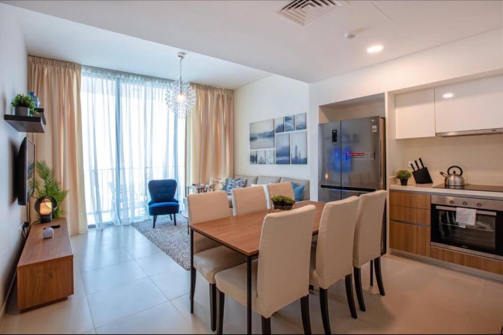 A Luxury Aprt 2 Bedrooms Balcony With Wonderful View Mall Access Hi Speed Wifi Beach Access & Much More For Family Only Samaheej Екстериор снимка