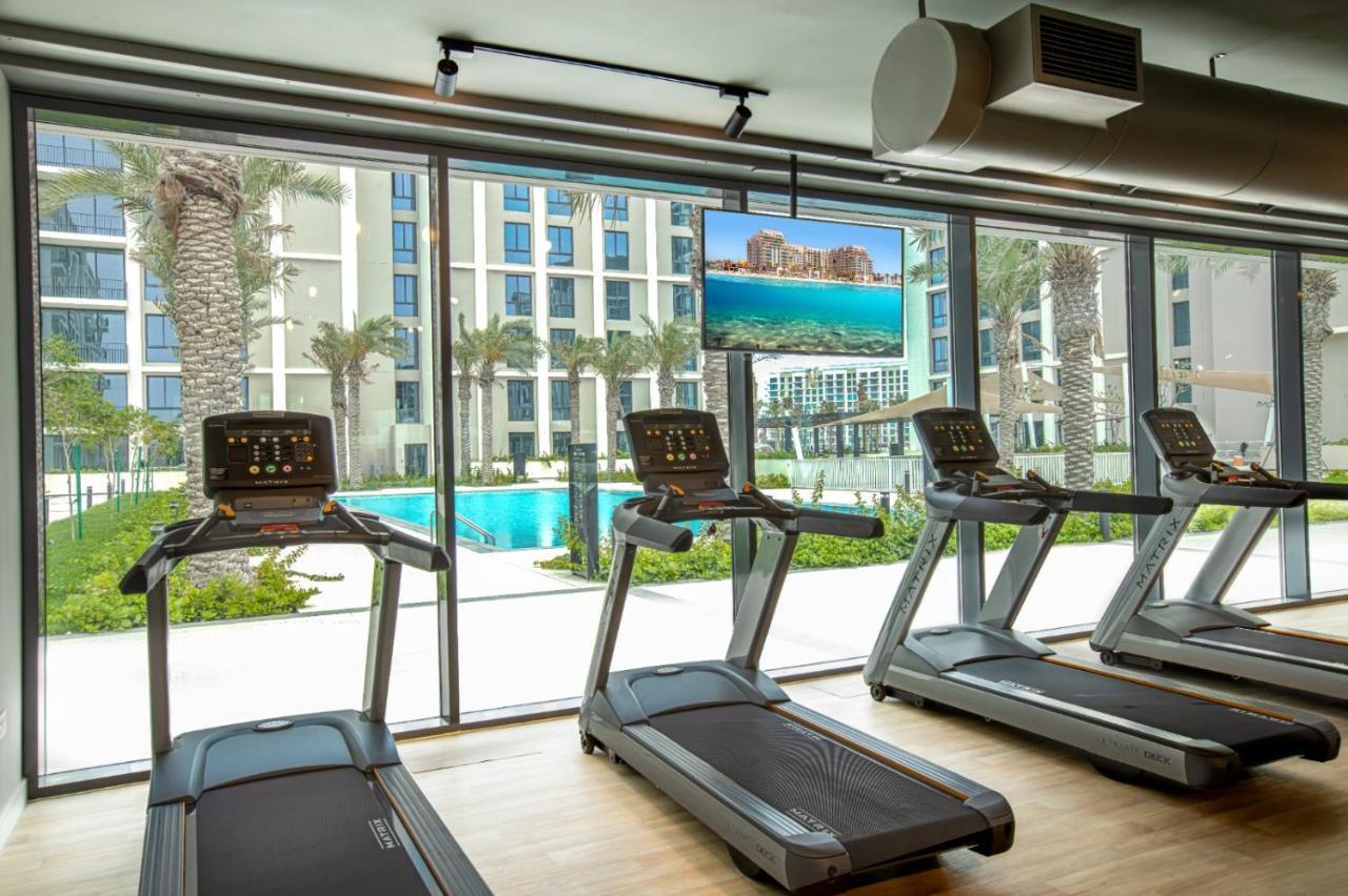 A Luxury Aprt 2 Bedrooms Balcony With Wonderful View Mall Access Hi Speed Wifi Beach Access & Much More For Family Only Samaheej Екстериор снимка